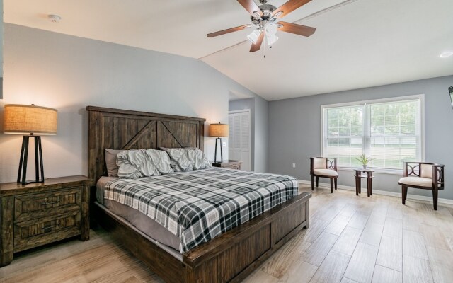 A Large Tropical 7 Bedroom Estate by RedAwning