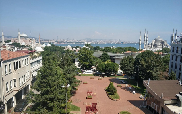 Hali Hotel
