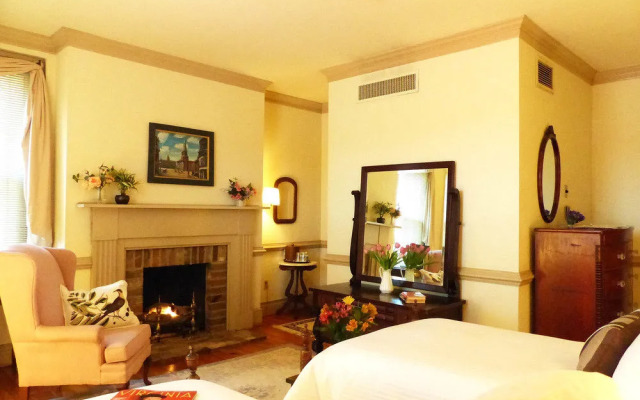 Maple Hall Inn & Restaurant 1850