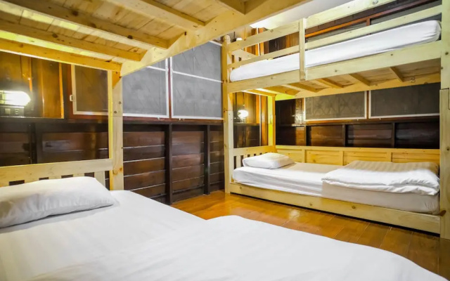 Samsibsan Hostel
