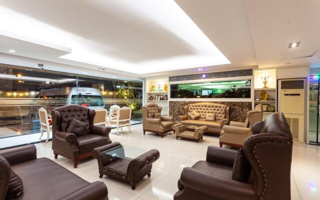 The Airport Greenery Hotel