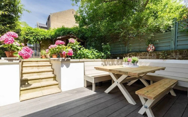 Westbourne Park Road Xvii by Onefinestay