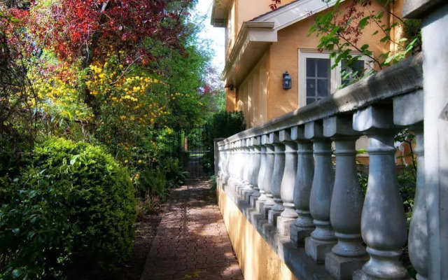 Villa Marco Polo Bed and Breakfast Inn