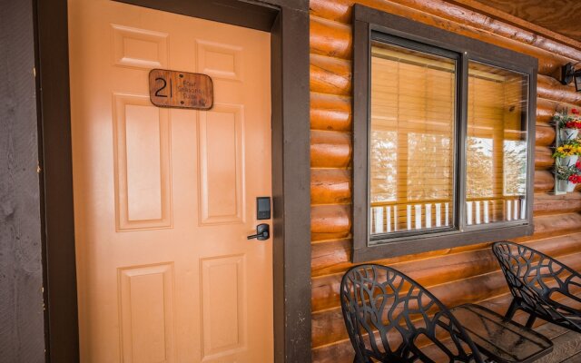 Duck Creek Village Inn