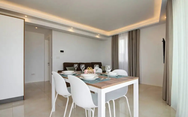 Luxury Penthouse With Private Pool and sea Views, Sleeps 6