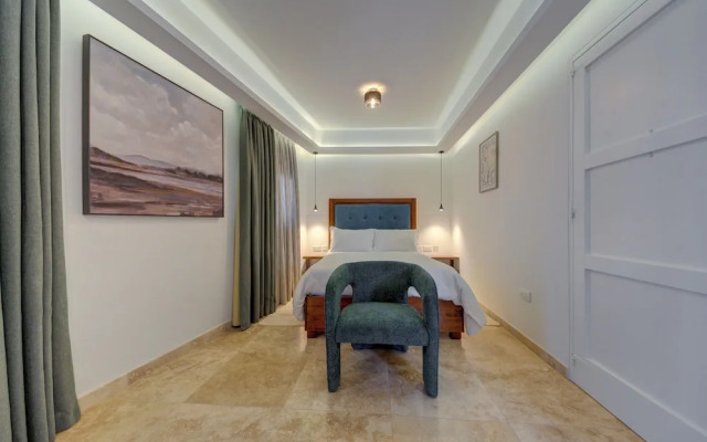 Room-ta Karmenu A Modern Room in 800 yea