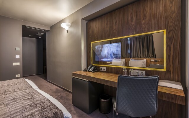 All Seasons Residence Hotel