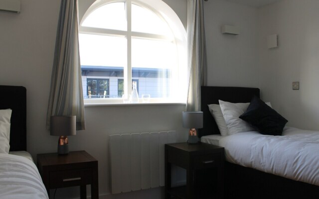Karah Suites - Peascod Place