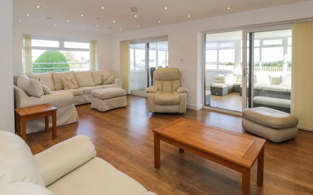 Top Of The Lane Luxury Holiday Apartment