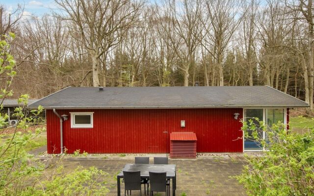 10 Person Holiday Home in Glesborg-by Traum