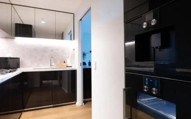 Luxury Melbourne With Albert Park Views