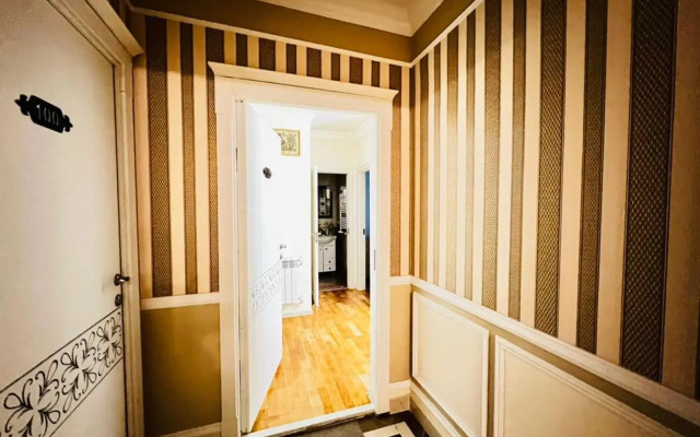 Modern Elegant Renovated Apartment, New Building, Chekhov stree