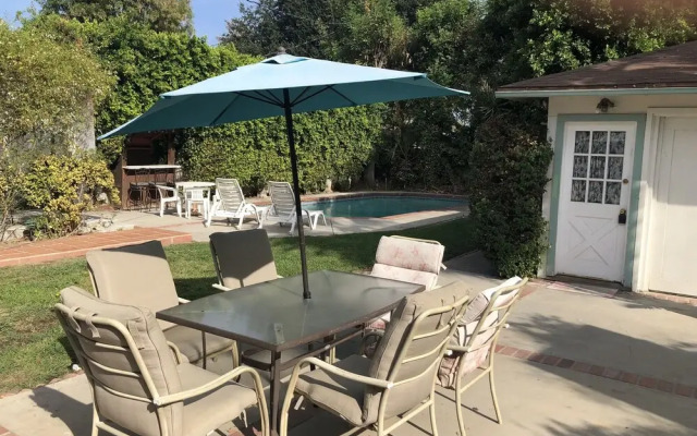 Lovely 1-Bedroom Home with Pool