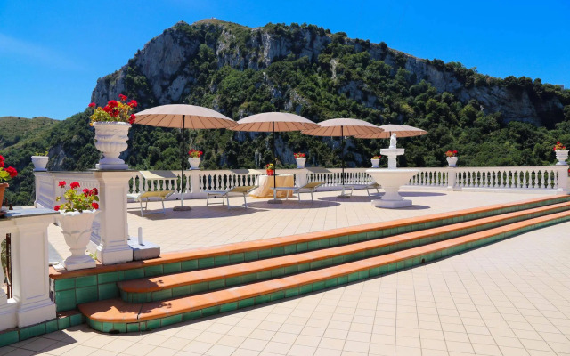 Azzurro Residence