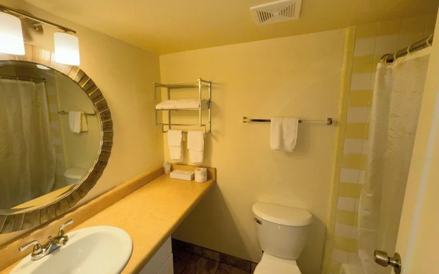 Big Chile Inn & Suites