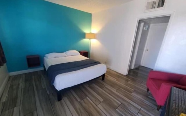 Desert Hills Motel