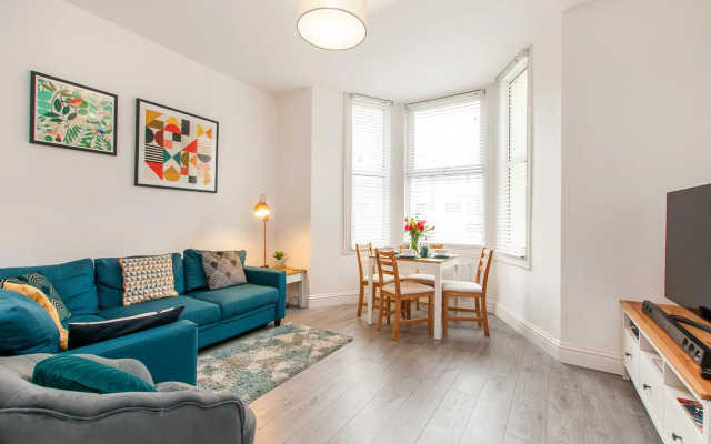 Popular - Modern Walpole Bay Apartment