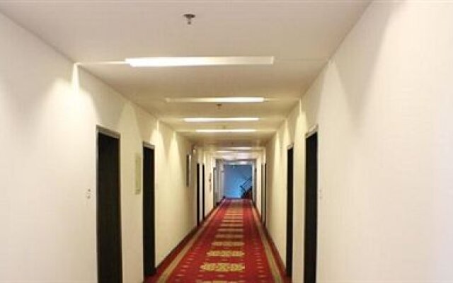 Urumqi Light Hotel
