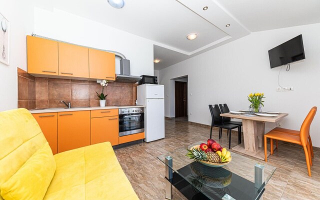 Beautiful Home in Kastel Novi With Wifi and 8 Bedrooms
