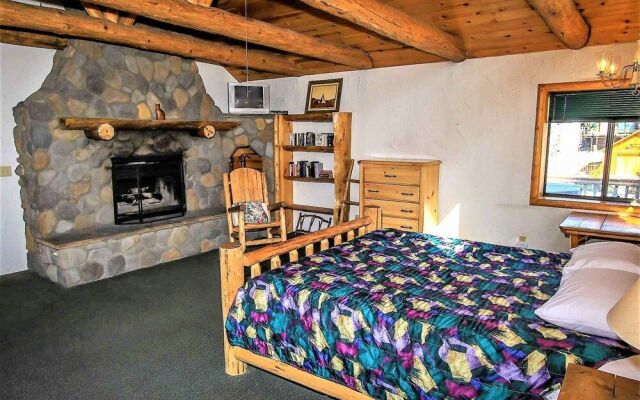 Kelley's Kabin 290 by RedAwning