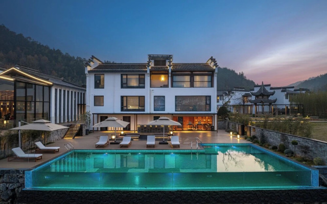 Huangshan Misty Rain Resort Hotel