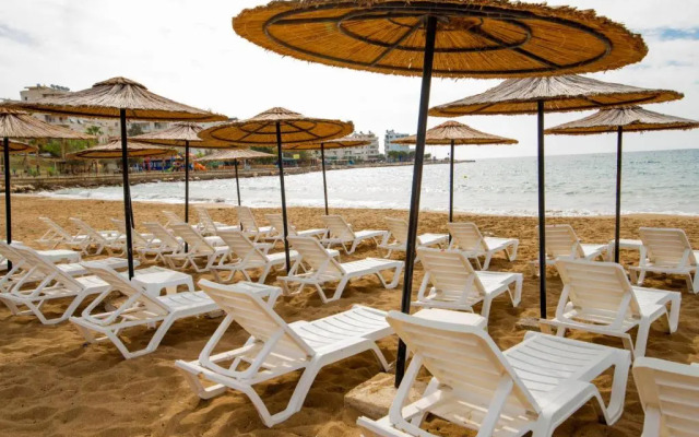Palm Beach Hotel