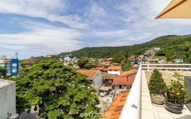 Cobertura c/terraço a 5 minutos da Praia - COS302