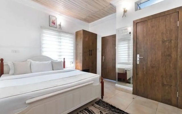 The Breeze Apartment