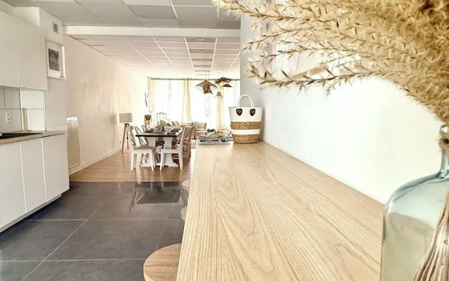 Spacious duplex in the center