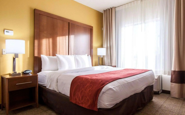 Comfort Suites Tulsa Central