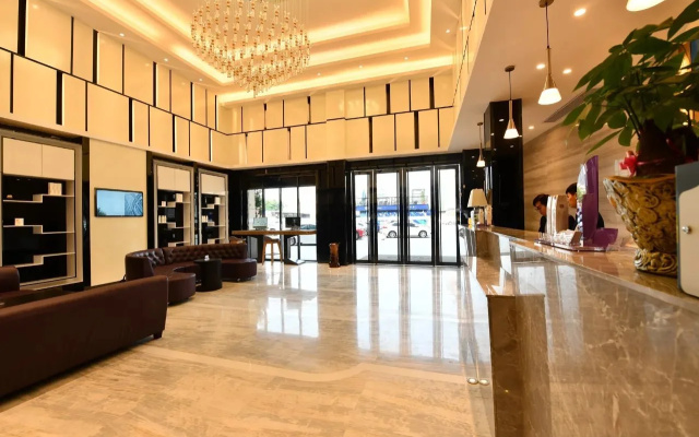 Lavande Hotel (Huizhou Huiyang Municipal Square Branch) – Lobby – Huizhou