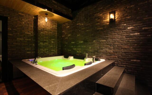 Hotel Ahava