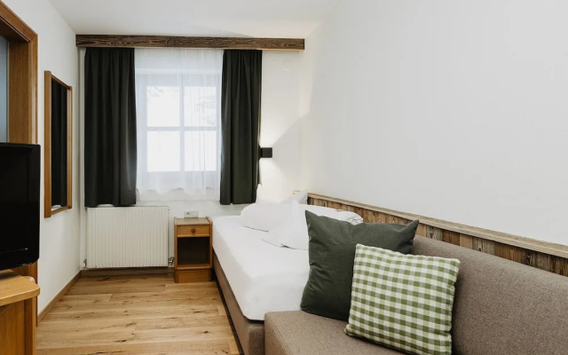 Hotel & Chalet Dorfer