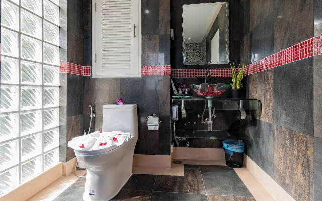 Luxurious 5-bedroom Pool Villa in Heart of Patong, Phuket