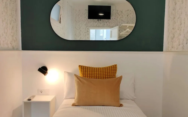 Room27