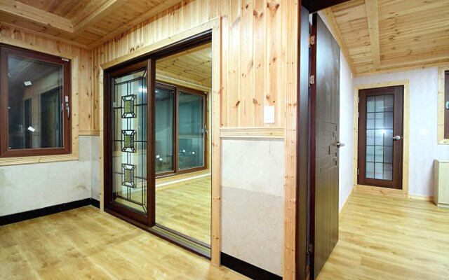 Yangyang Mori-ui-eondeok Pension