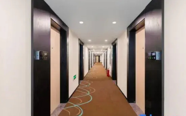 Xana Lite Hotel (Jinan Huayuandong Road Subway Station)