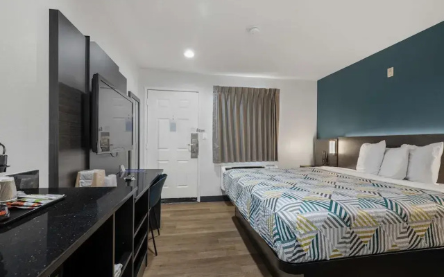 Studio 6 Suites Escondido, CA
