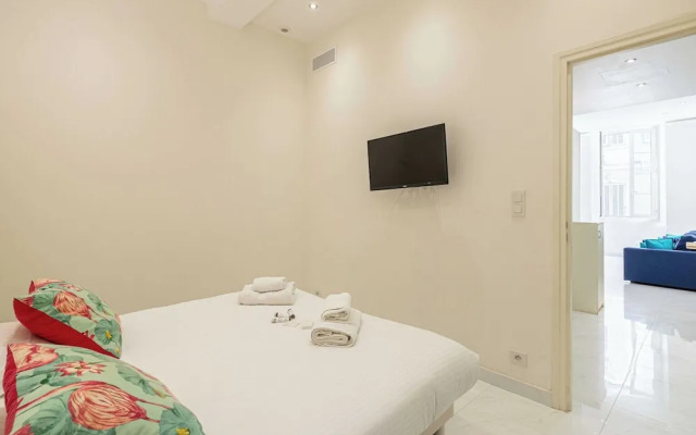 Beautiful Two Bedroom Apartment Near Croisette