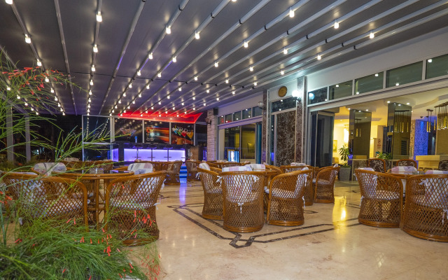 Kleopatra Celine Hotel