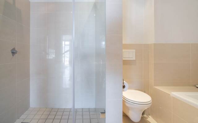 Four Seasons Apartments