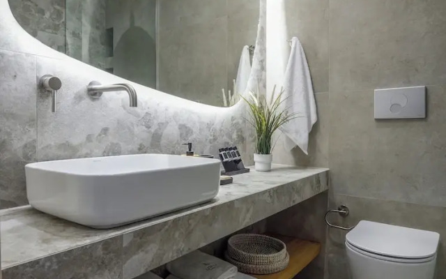 Loena Luxury Suites