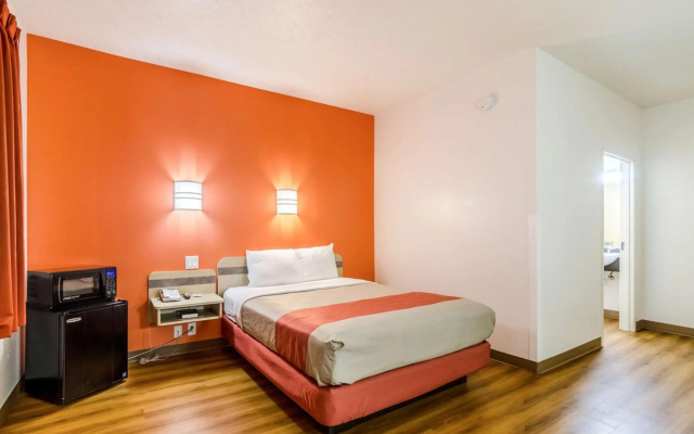 Motel 6 Kearney, NE