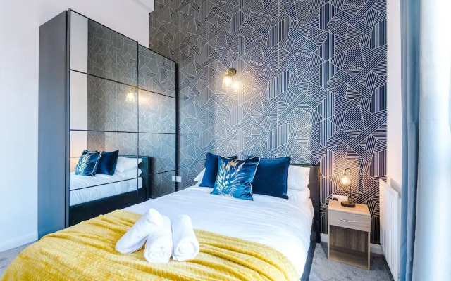 3 Bed House Manchester by MCR Dens