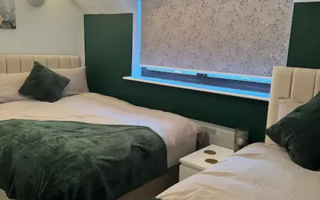 3 Floor 2 Bedroom House