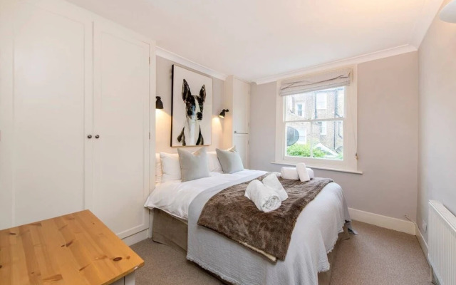 Charming, Recently Renovated 2-bed in Fulham