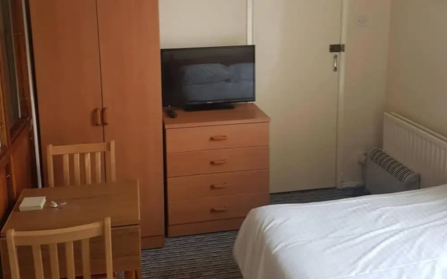 Flat Apsley 3 Sleeps 4 Near Beach