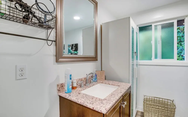 Rockaway Beach House - Walk to Ocean!