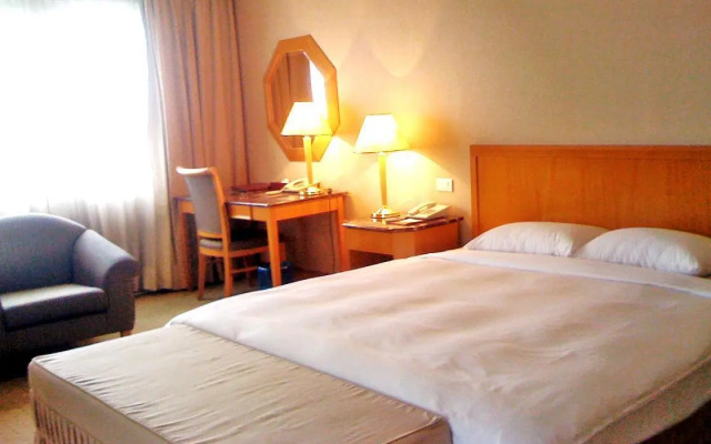 Chuto Plaza Hotel