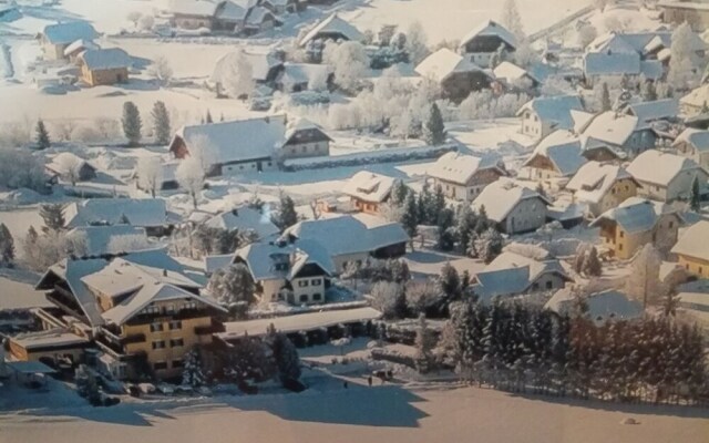 Quaint Chalet in Salzburg Near Ski Area